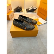 Louis Vuitton Low Shoes